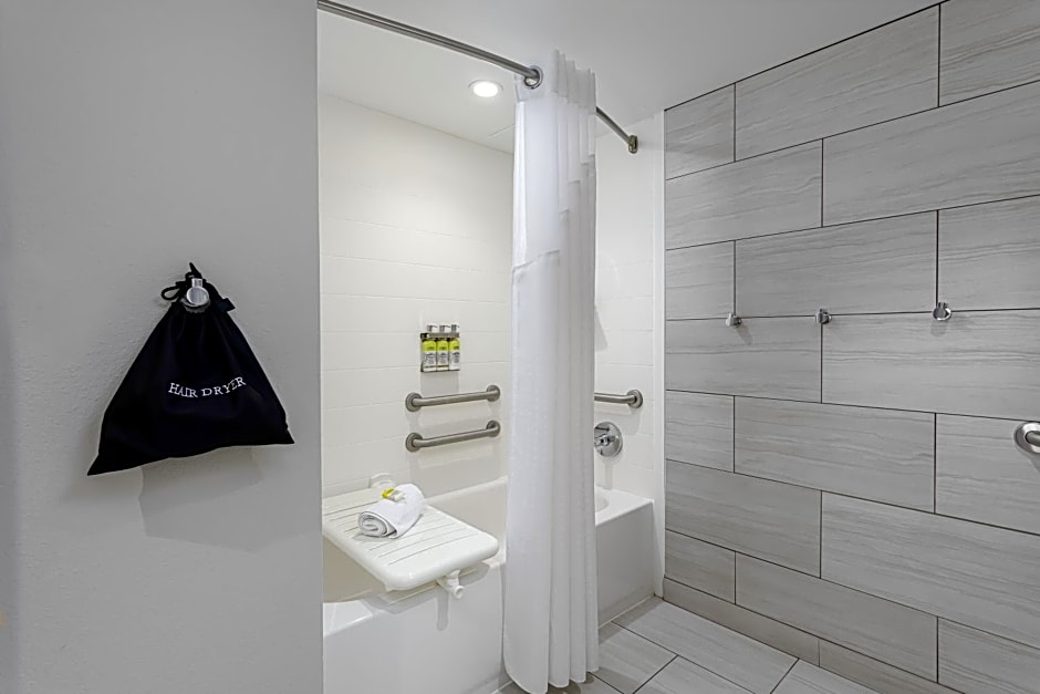Holiday Inn Express Pensacola Beach By IHG