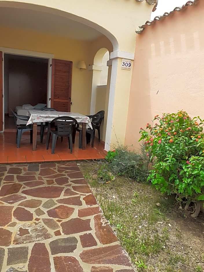 casa mirice in residence con piscina ,wifi,climatizzatore vicino al mare