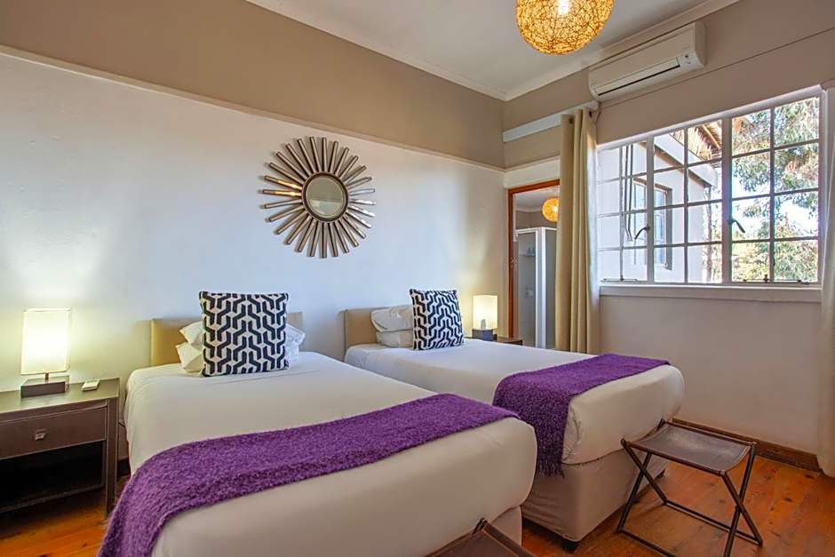 Inverdoorn Game Reserve Lodge