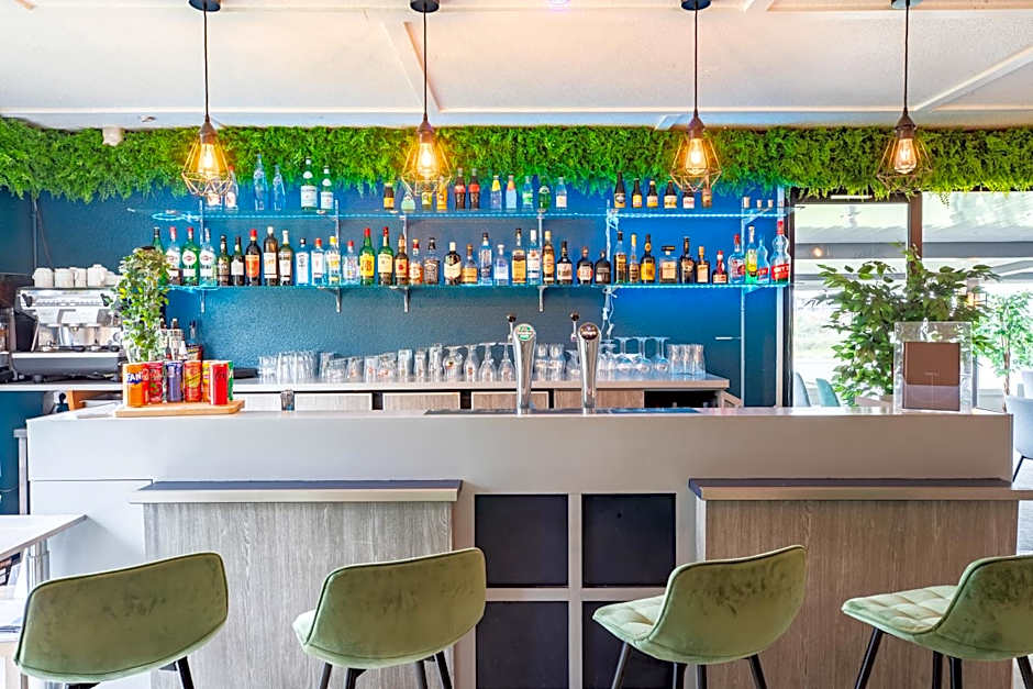 KYRIAD VALENCIENNES SUD - Rouvignies