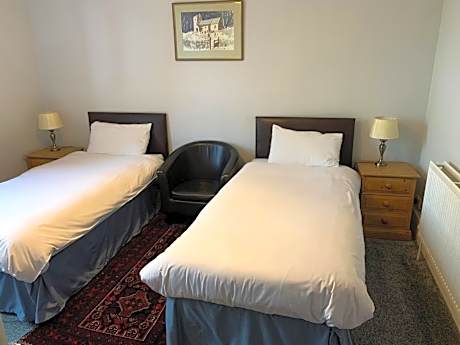 Twin Room with Private Bathroom