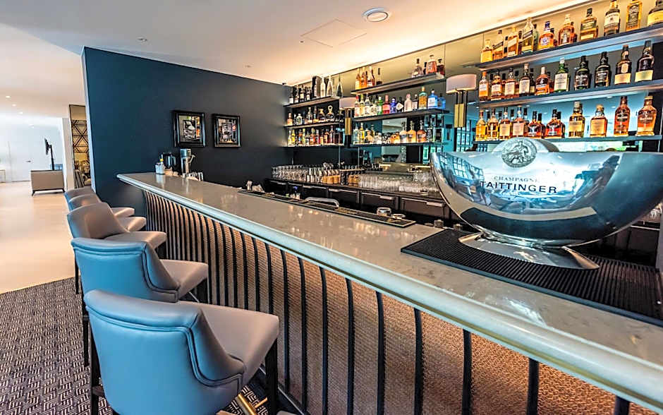 Columbus Hotel Monte-Carlo, Curio Collection by Hilton