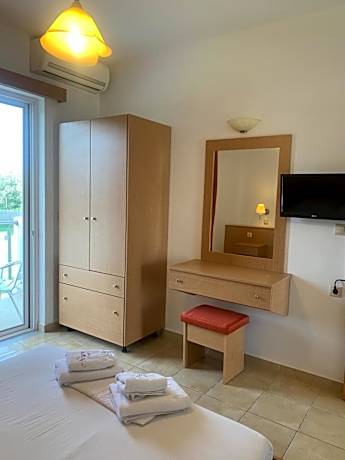One-Bedroom Apartment (4 Adults)