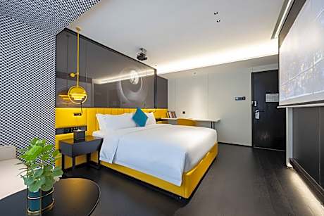 Standard King Room