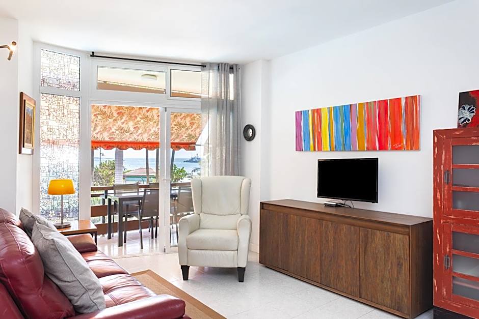 Seafront apartment just 200m from Las Vistas Beach
