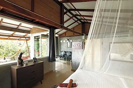 Deluxe Bungalow with Garden View