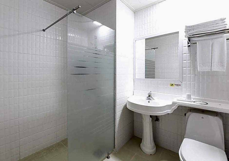 Jeju Parkside Tourist Hotel