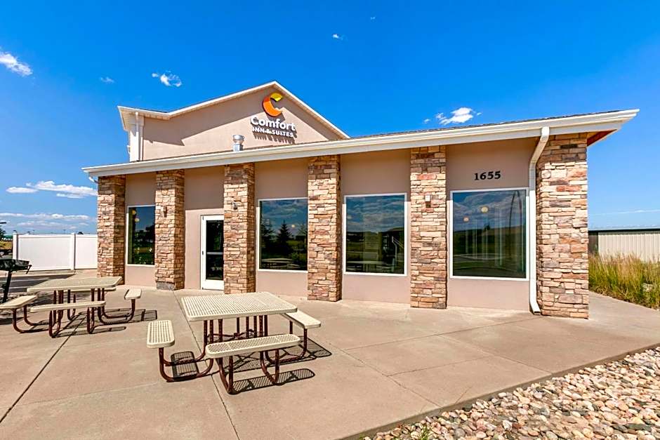 Comfort Inn & Suites Near University of Wyoming