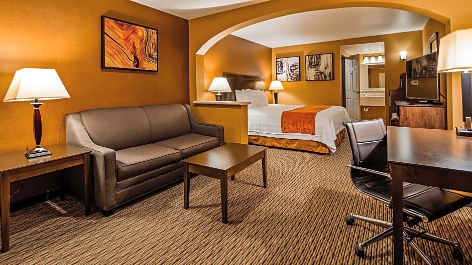 Photo 1 of 12 of 1 King Bed with Sofabed Suite