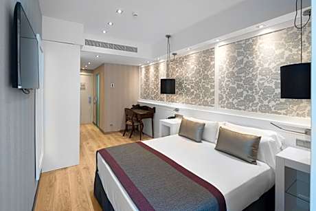 Superior Double or Twin Room with Pool & Spa Access