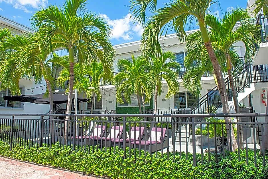 Beachside All Suites Hotel, a South Beach Group Hotel