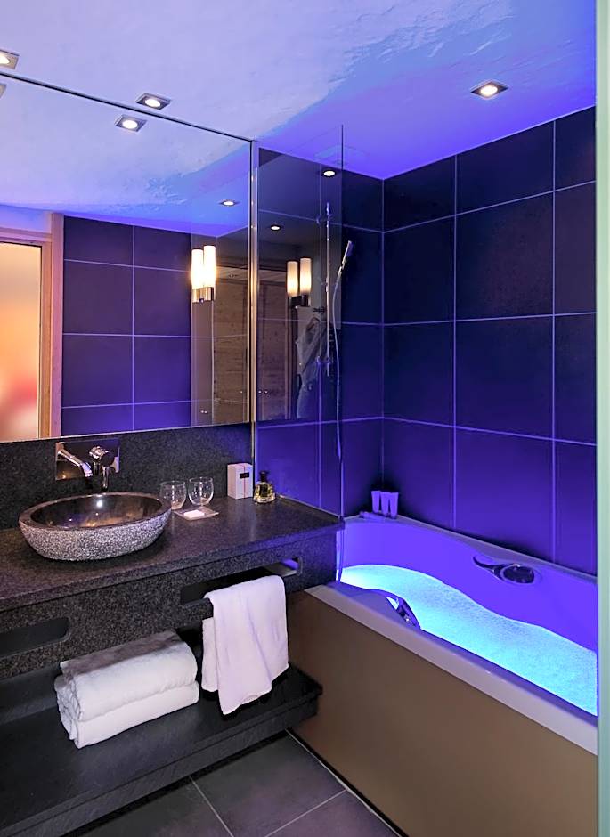 Au Coeur Du Village Hotel