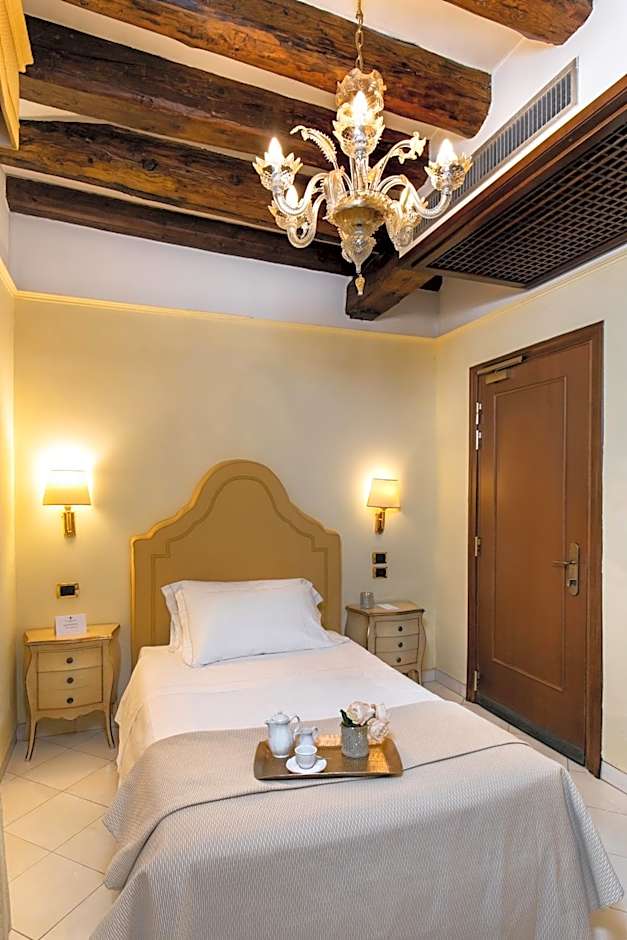 Photo 1 of 1 of Smart Double Room