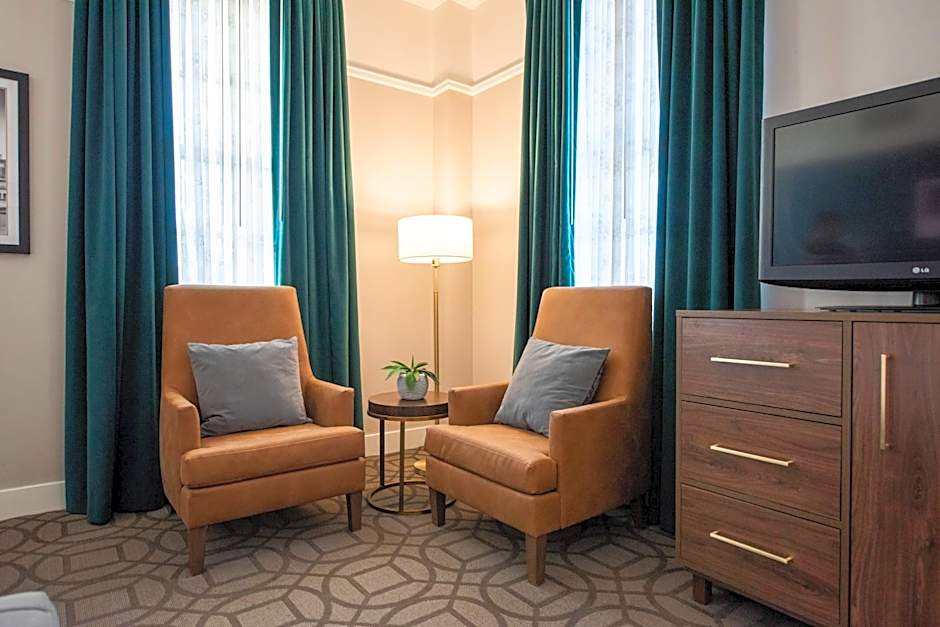 Magnolia Hotel Omaha