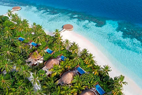 Wonderful Beach Oasis Villa, 2 Queen Beds