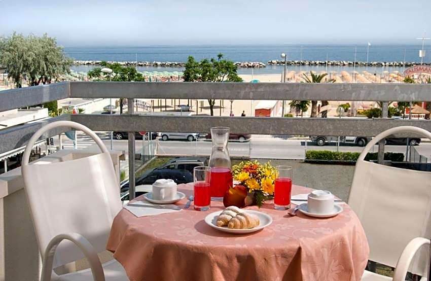 Hotel Ciondolo D'Oro 5 minuti da Rimini Fiera CON PARCHEGGIO INCLUSO