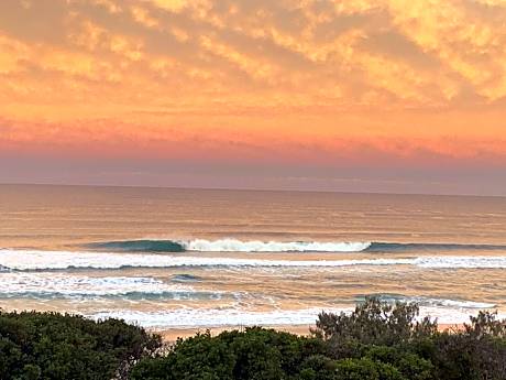 Capricorn One Beachside Holiday Apartments - Official