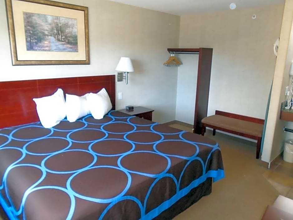 Super 8 by Wyndham Red Deer City Centre