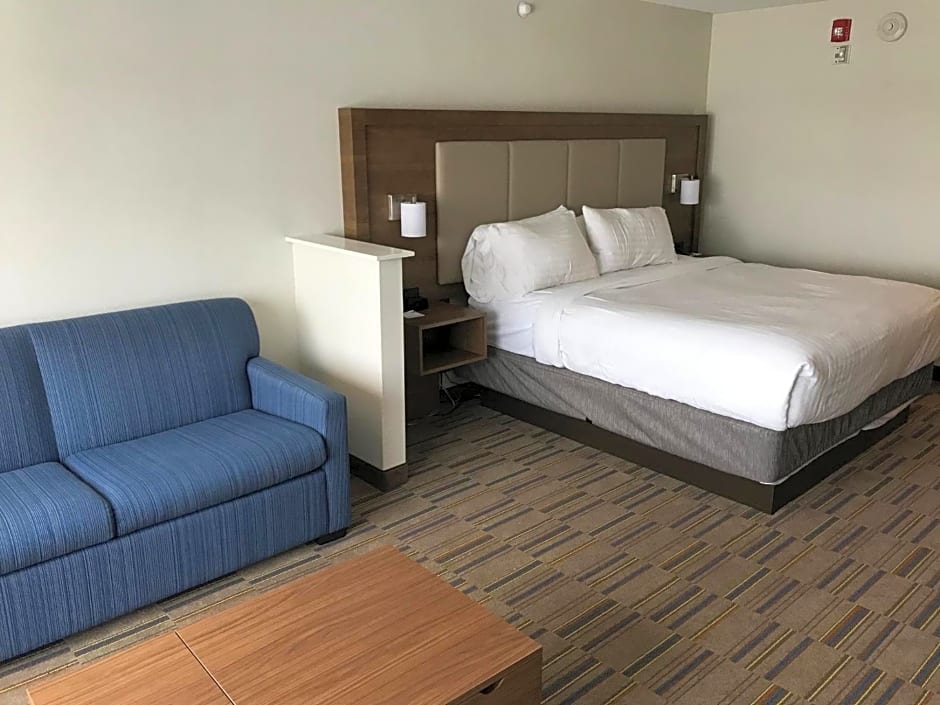 Holiday Inn Express & Suites Pittsburgh - Monroeville