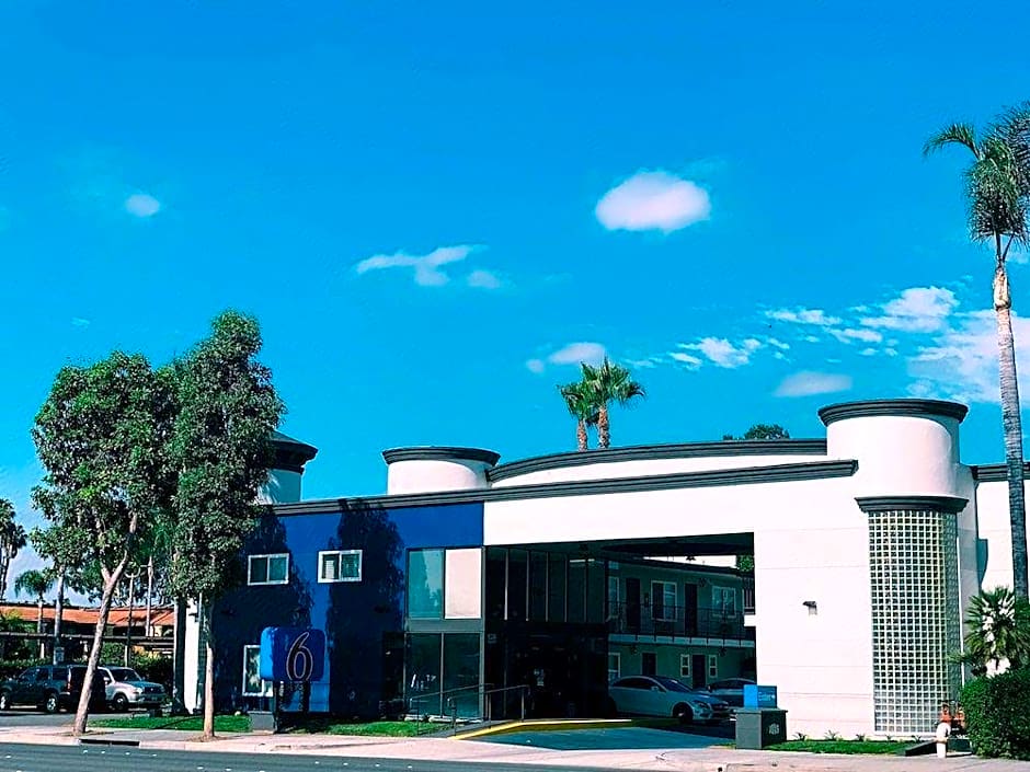 Motel 6-Anaheim, CA - Convention Center