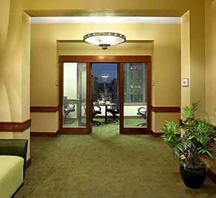 DoubleTree by Hilton Hotel & Executive Meeting Center Omaha-Downtown