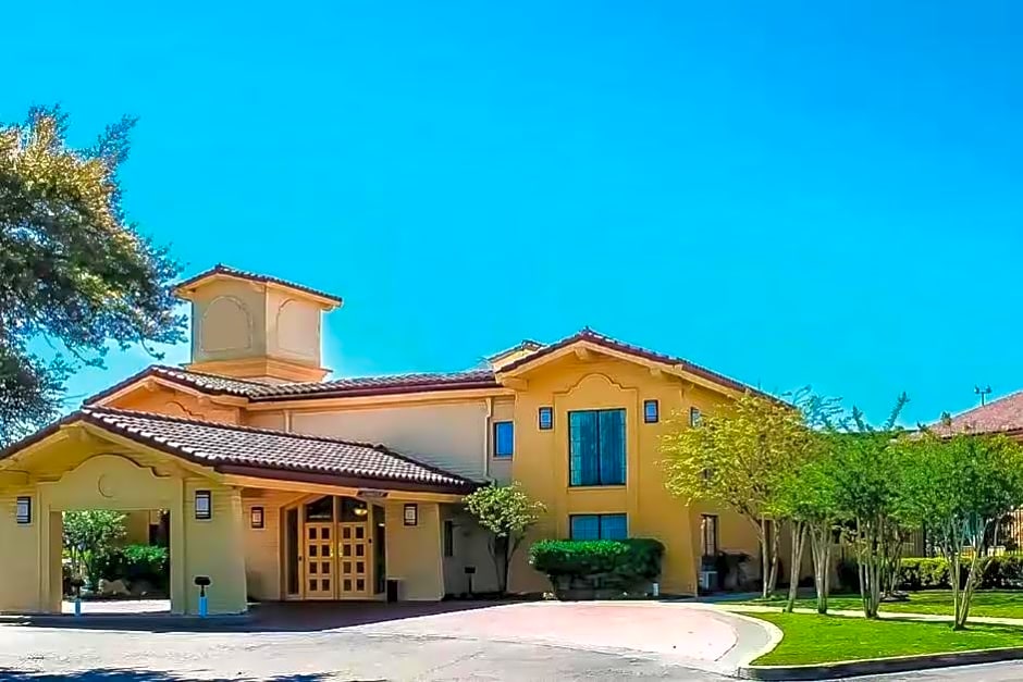 Days Inn by Wyndham Sulphur West