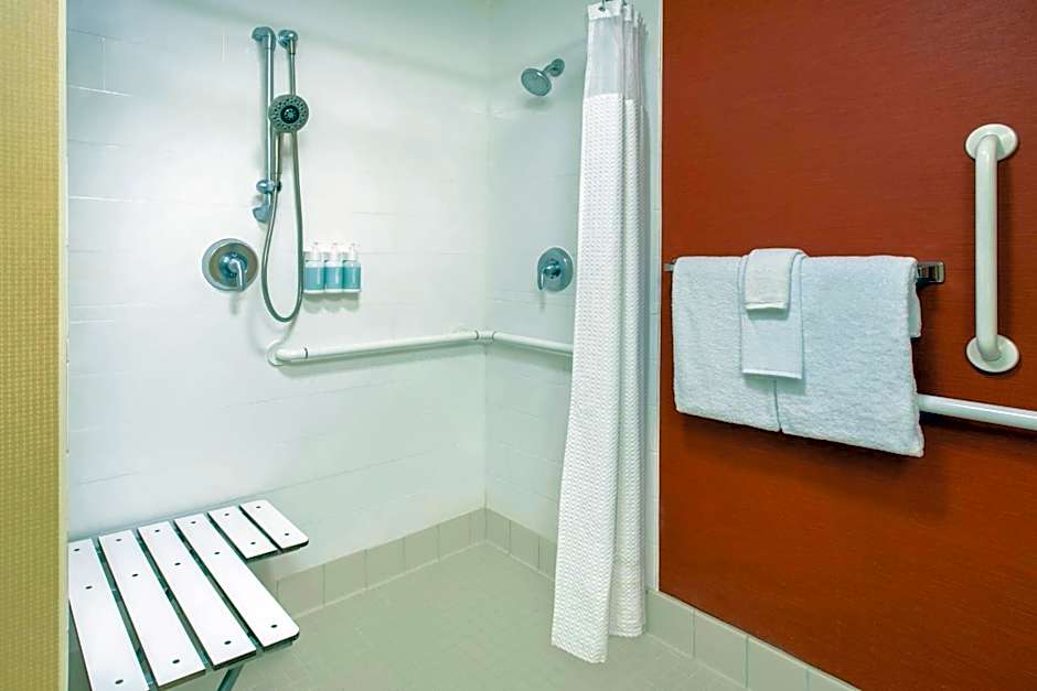 Courtyard by Marriott Mt. Laurel Cherry Hill