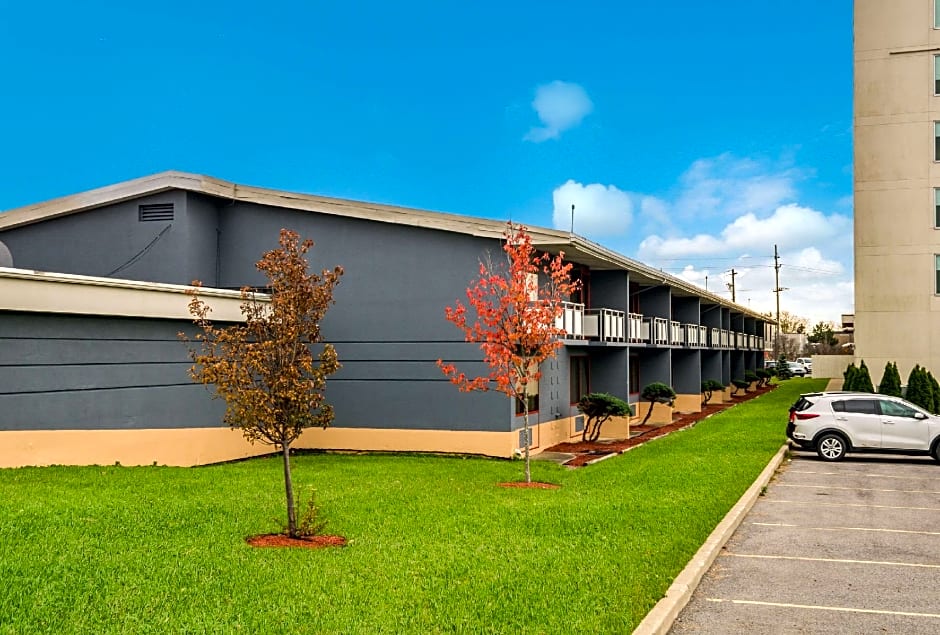 Suburban Studios Buffalo Airport