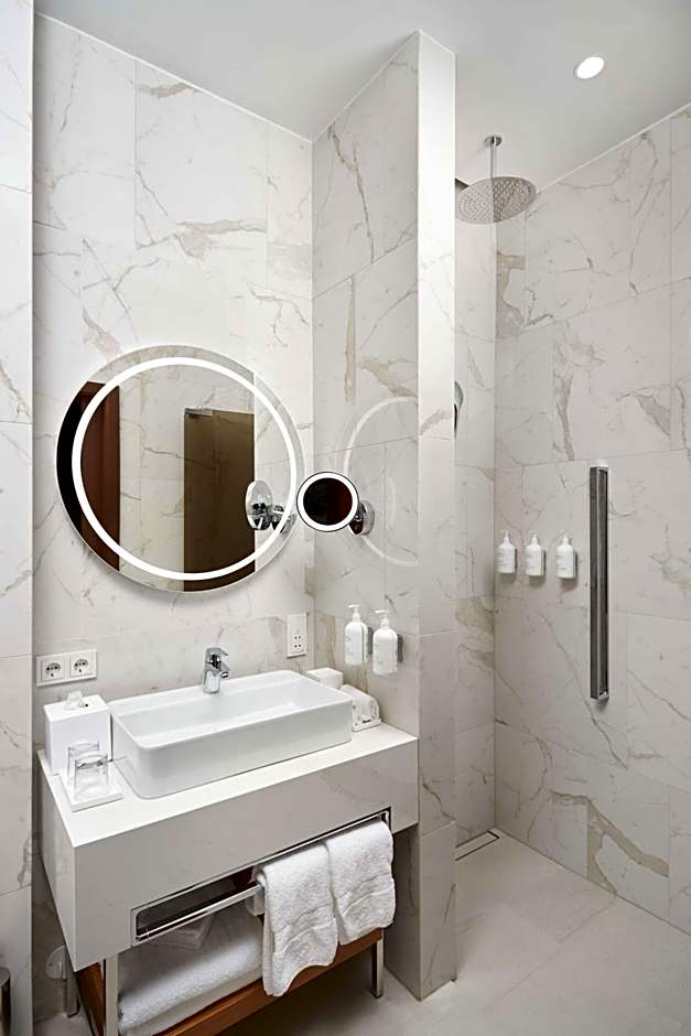 Iceland Parliament Hotel, Curio Collection by Hilton