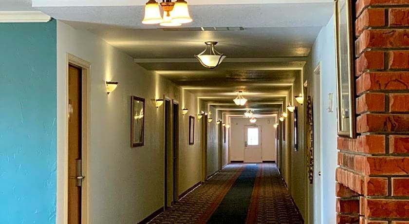 Candlelight Inn Suites Hwy 69 near McAlester