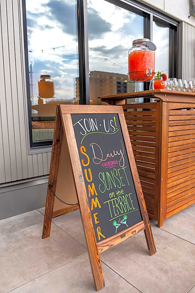 Cambria Hotel Denver Downtown RiNo