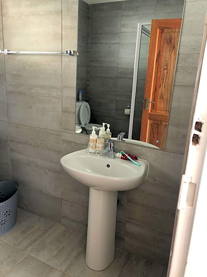 8 on Acacia Guesthouse