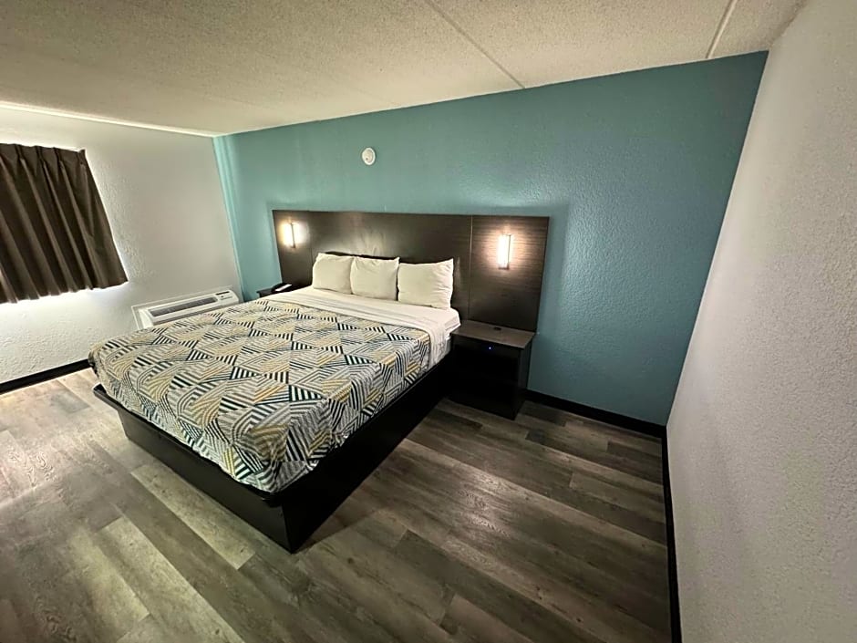 Studio 6 Suites East Syracuse NY Airport