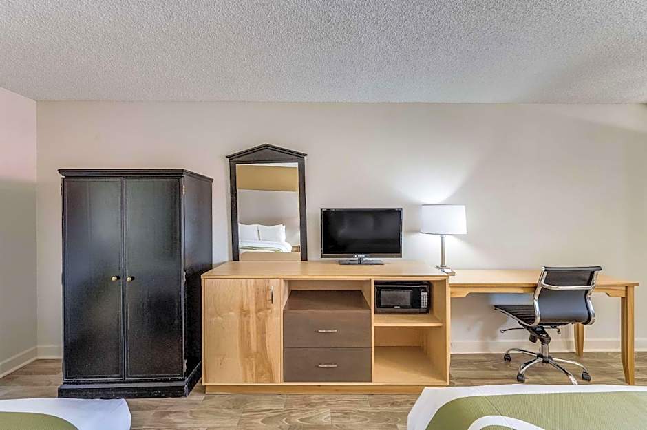 Quality Inn & Suites Hot Springs-Lake Hamilton