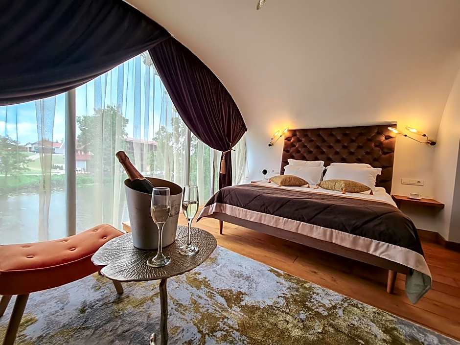 AKIS namelis medyje- Dinosaur Park