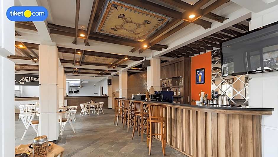 Royal Hotel and Villa Batu