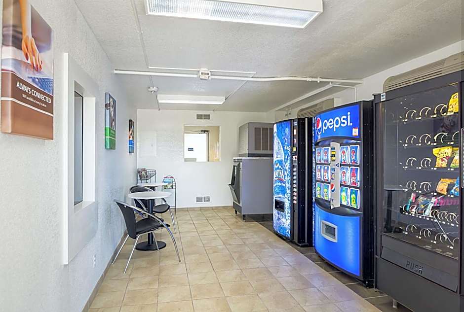 Motel 6-Pueblo, CO - I-25