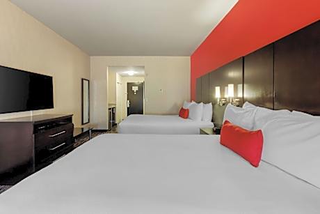 Queen Suite with Two Queen Beds - Non Smoking