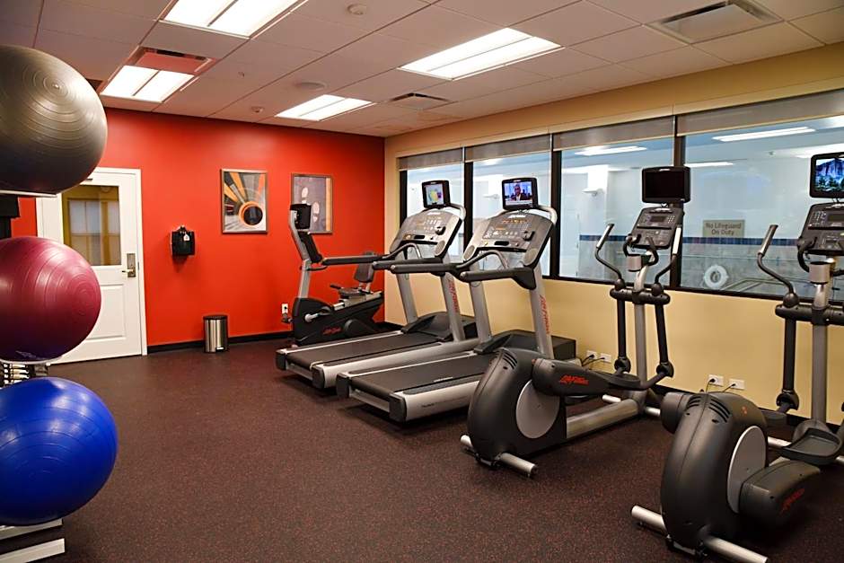 TownePlace Suites by Marriott Lawrence Downtown