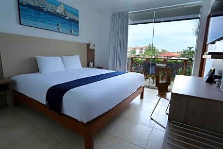 Superior Matrimonial Room with Pool View