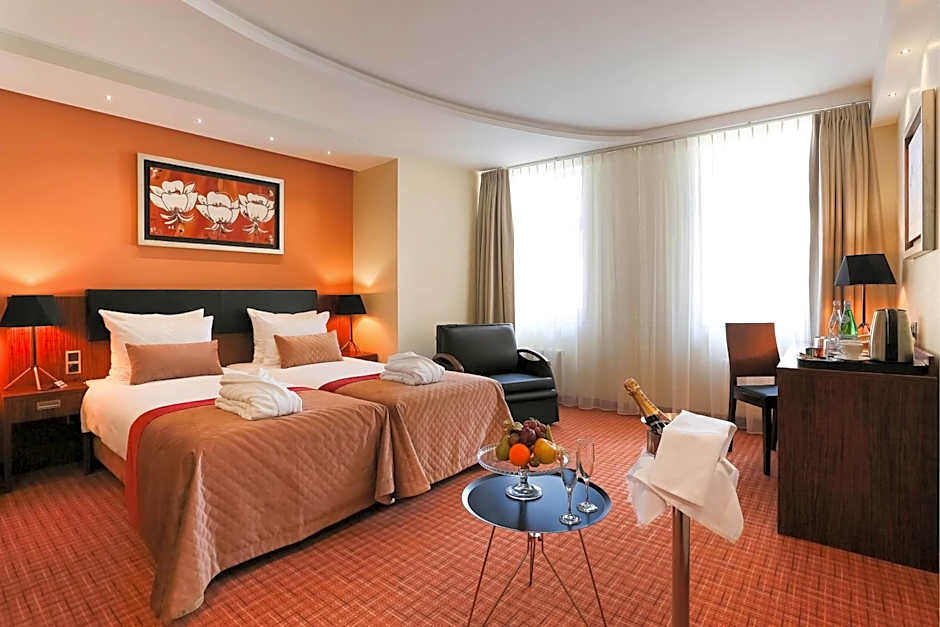 Avalon Hotel & Conferences