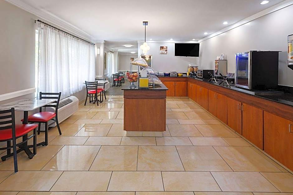 Days Inn by Wyndham Florence Near Civic Center