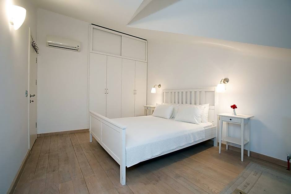 Dedeminn Marina Hotel