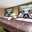 Super 8 by Wyndham Willows