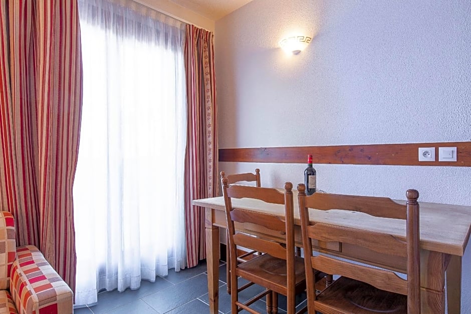 Les Aiguilles De Warens