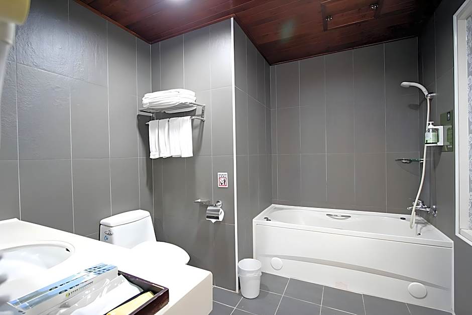 STARRISE LEISURE HOTEL