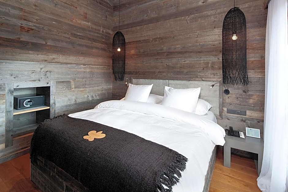 Hostellerie du Pas de l'Ours "Relais et Châteaux"