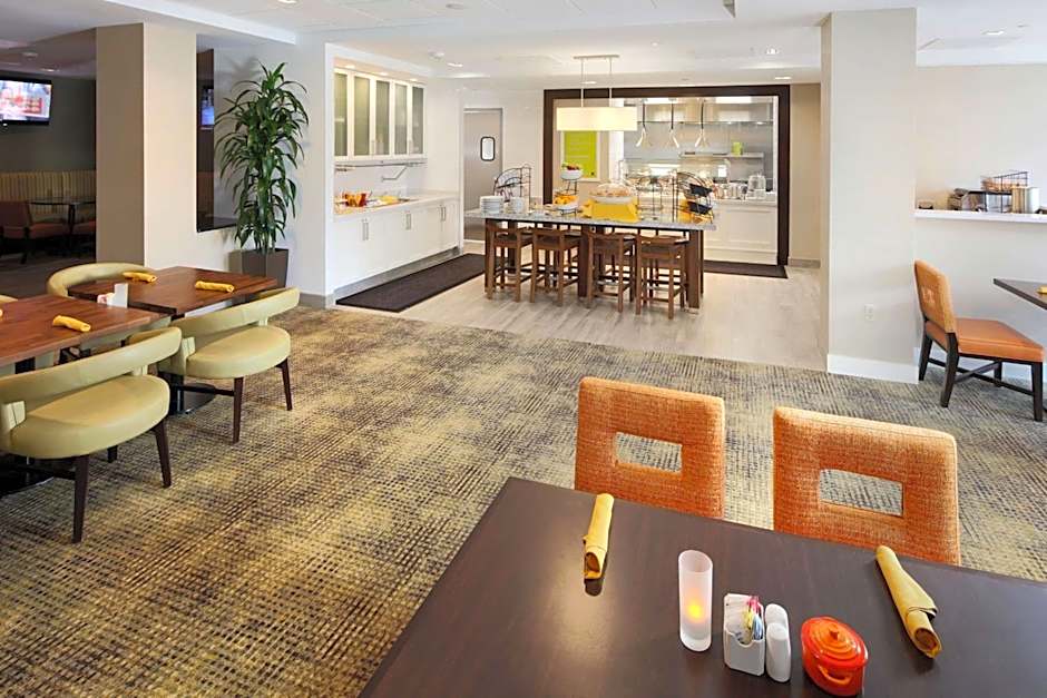 Hilton Garden Inn Reagan National Airport