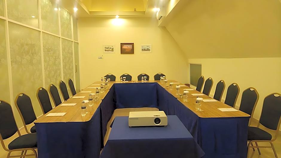 Rhadana Hotel
