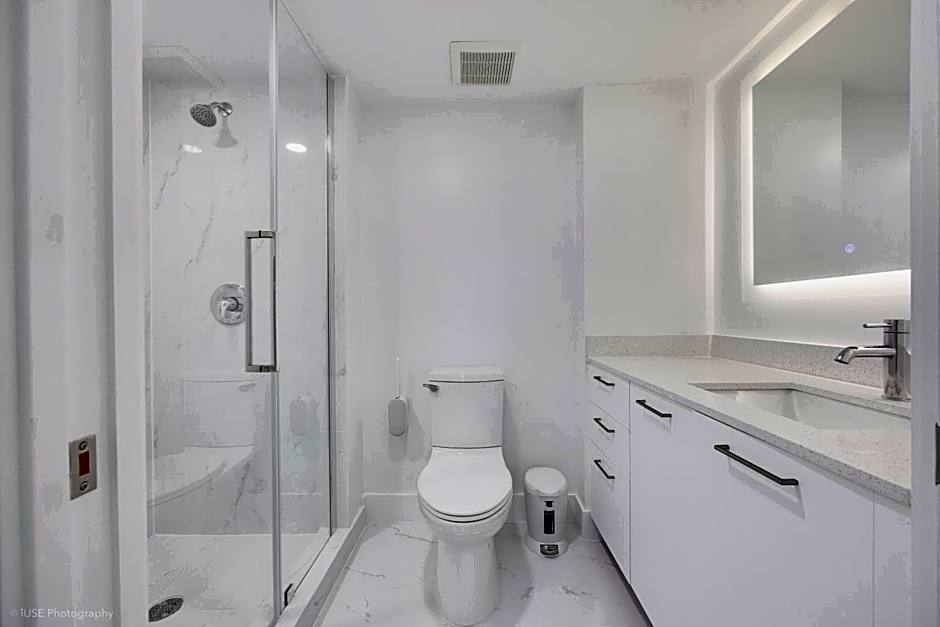 Lux 3BR City-View Retreat in Hollywood, 4th Floor